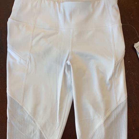 Athleta Mesh Contender Capri size Small Tall - Picture 3 of 12